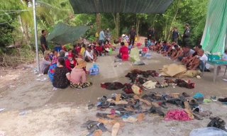 Bắt quả tang 42 đối tượng đánh bạc, tạm giữ gần 1 tỷ đồng