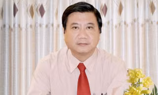 Chủ tịch quận bị điều chuyển công tác vì sai phạm đất đai