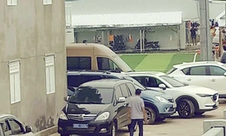 Cấp dưới báo cáo gì việc dùng xe công dự tiệc nhà Chủ nhiệm Ủy ban kiểm tra?