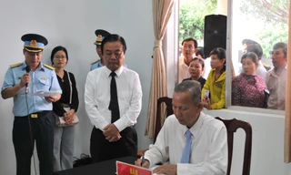  Những lời tiếc thương vĩnh biệt Anh hùng phi công Nguyễn Văn Bảy tại quê nhà 