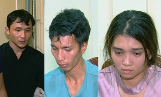 Đột nhập tiệm nữ trang khoắng cả bọc vàng