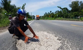 Tuyến tránh Cai Lậy xuất hiện cả ngàn ổ gà, ổ voi