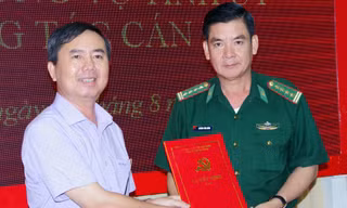 Đại tá Huỳnh Văn Đông giữ chức Bí thư Đảng uỷ Bộ đội biên phòng Kiên Giang