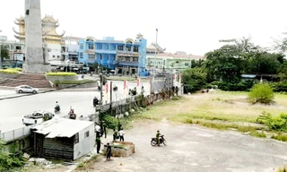  Phát hiện thi thể đang phân huỷ trong khu đất hoang