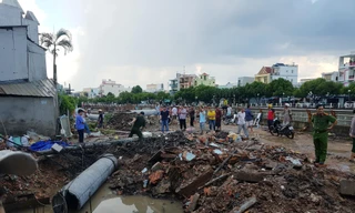 Lấp cống thoát nước, công nhân bị cột điện đè tử vong