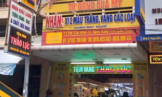 Chủ tiệm vàng đổi 100 USD sắp được nhận lại 20 viên kim cương