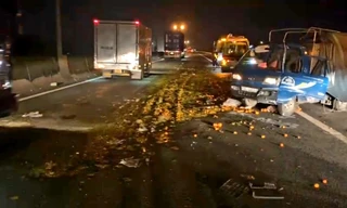 Xe tải nổ lốp gây họa trên cao tốc TPHCM - Trung Lương 