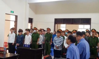 Đại ca cùng 27 đàn em nổ súng 'huyết chiến' tại tiệm cầm đồ ra hầu tòa