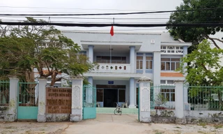 Bỏ ngoài sổ sách hàng trăm triệu, Trưởng phòng GD bị cách hết chức vụ trong Đảng