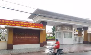Điều động Trưởng BQL Khu kinh tế bị kỷ luật làm... Giám đốc sở