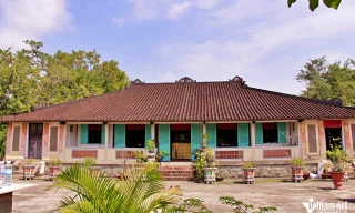 Tết khó quên trong ngôi nhà có 120 cây cột nổi tiếng ở Long An