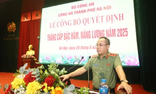 Thăng cấp bậc hàm, nâng lương cho hơn 5.600 cán bộ, chiến sĩ Công an Hà Nội