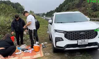 Dừng xe cho cả nhà ăn cơm trên cao tốc, tài xế đối mặt mức phạt 13 triệu đồng
