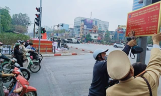 Hà Nội lắp hơn 200 biển tuyên truyền mức xử phạt vi phạm tại 58 nút giao thông 