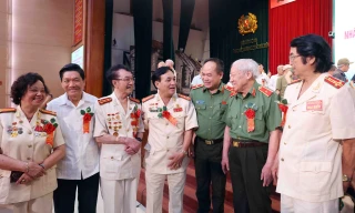 Công an Hà Nội gặp mặt cán bộ chi viện chiến trường miền Nam 