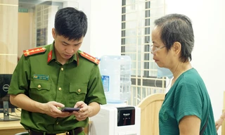 Hình ảnh ngày đầu hoạt động của công an xã, phường mới ở Hà Nội 