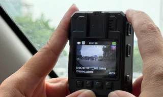 CSGT Hà Nội dùng camera chuyên dụng ghi hình xử lý loạt xe khách vi phạm