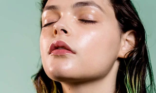 Nỗi khổ da dầu: Dưỡng thì sợ thành “chảo dầu”, không dưỡng thì xuống cấp, phải làm sao?