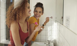 Không chỉ người yêu, đây là những thứ đừng nên chia sẻ cùng ai khác dù là bạn thân!