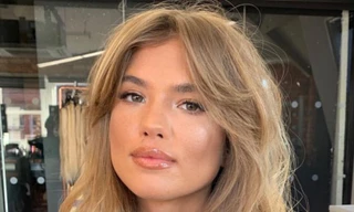 Mốt tóc rèm thưa phủ hai bên: Xu hướng số 1 của năm vừa đẹp vừa dễ tự chăm sóc!