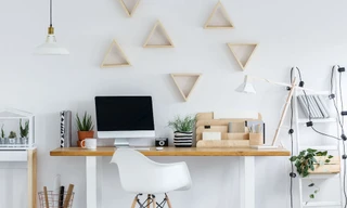 Vài chiêu đơn giản mà hữu dụng hô biến góc làm việc của bạn đẹp như trên Pinterest