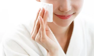 Tẩy trang đúng cách giúp bạn tiết kiệm cả chục triệu tiền sắm mỹ phẩm dưỡng da