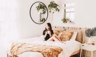 Tốn tiền triệu mua đồ dưỡng da nhưng vẫn bị lên mụn, nguyên nhân hóa ra đến từ drap giường