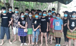 Các đối tượng đang vượt biên giới vào Việt Nam bị bắt giữ. 