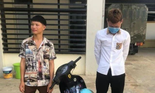 Hai nam thanh niên bị Công an triệu tập.