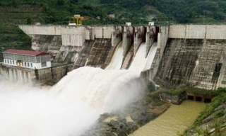 Thủy điện Bắc Hà, huyện Bắc Hà, tỉnh Lào Cai xả lũ.