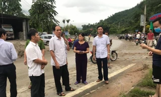 Chính quyền địa phương đã có mặt chỉ đạo hỗ trợ gia đình bị nạn.