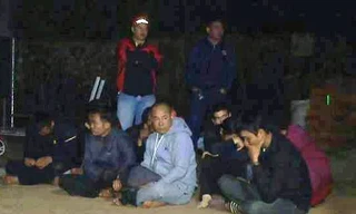 Công an bắt giữ 15 đối tượng đánh bạc ở thôn 19/8