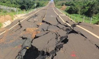 Người dân bức xúc vì tuyến đường tránh Chư Sê được đầu tư số vốn "khủng" nhưng chưa nghiệm thu đã hỏng nặng 