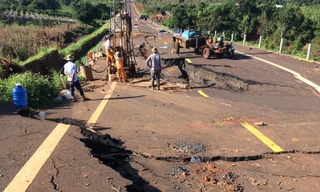 Đường Hồ Chí Mình đoạn tránh Chư Sê hỏng nghiêm trọng