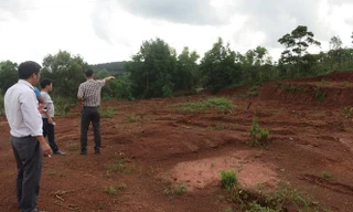 Ông Khang đã đề xuất huyện cấp sổ đỏ cho người nhà trên đất quốc phòng ở xã Đắk Búk So. Ảnh Công Hoan.