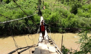 Nguy hiểm cầu treo thôn 2, xã Đắk Côi 