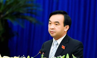 Ông Đặng Phan Chung trong một cuộc họp đầu tháng 7 (ảnh cắt từ Báo Gia Lai)