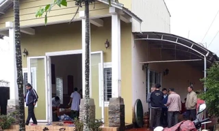 Lực lượng chức năng khám nghiệm tử thi nạn nhân Chung