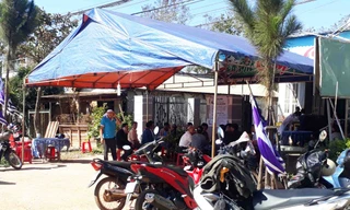  Người nhà tổ chức tang lễ cho anh Phương