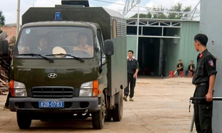 Đánh úp xưởng sản xuất ma tuý 'cực khủng' của người Trung Quốc