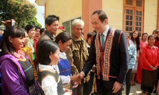 Chủ tịch nước động viên người dân làm ăn hiệu quả và bảo vệ rừng 