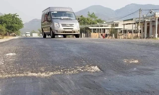 Đoạn quốc lộ 19 qua huyện Đắk Pơ có nhiều gờ cao nguy hiểm