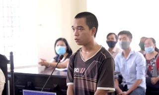 Đối Chu Văn Hùng trước vành móng ngựa