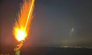 Bộ đội Biên phòng bắn pháo hiệu cảnh báo tàu thuyền về bão YAGI