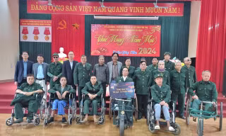 Ngân hàng BIDV đồng hành cùng báo Tiền Phong tri ân các thương bệnh binh
