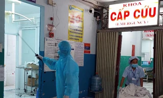 Bệnh viện khử khuẩn phòng chống COVID-19.