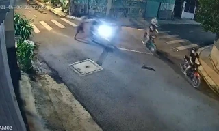 Nhóm cướp tẩu thoát sau khi tấn công nạn nhân, cướp xe máy.