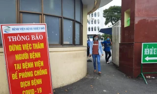 Chiều 12/6, Sở Y tế TPHCM cho biết, Bệnh viện Bệnh Nhiệt đới TP.HCM đã ghi nhận 3 trường hợp nghi mắc COVID-19 là nhân viên của bệnh viện.