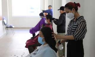 Theo lãnh đạo Bệnh viện Chợ Rẫy, sau hơn 1 tháng kể từ khi TP.HCM thực hiện giãn cách xã hội để phòng chống COVID-19, các dịch vụ không thiết yếu phải tạm dừng hoạt động. 