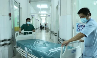 Trước diễn biến phức tạp của dịch COVID-19, số lượng ca bệnh nặng tăng cao, Bệnh viện Chợ Rẫy đã mở rộng khu hồi sức điều trị bệnh nhân nặng để tiếp nhận điều trị hàng trăm bệnh nhân COVID-19 nặng và nguy kịch.